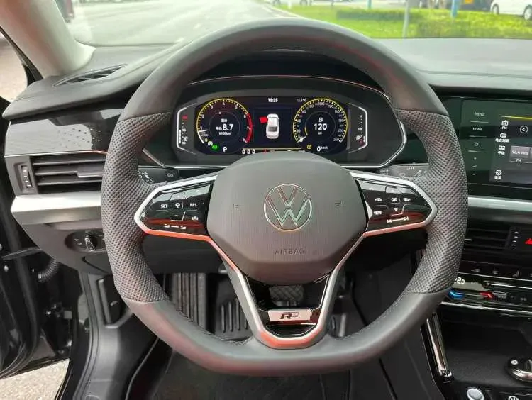 2024 Volkswagen Passat 2.0T 220HP L4 7DCT,autocango,china used car exporter,china ev exporter,chinese used car exporter,chinese used ev exporter