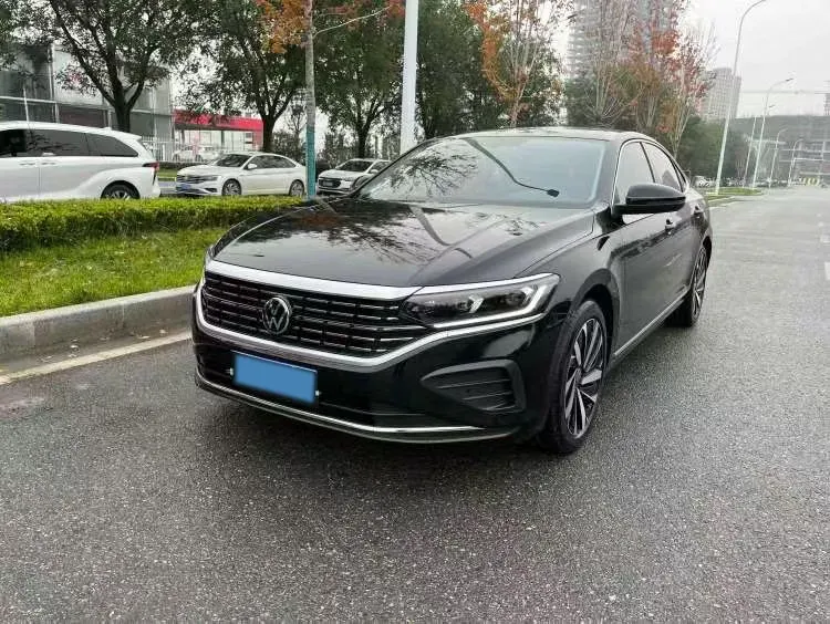 2024 Volkswagen Passat 2.0T 220HP L4 7DCT,autocango,china used car exporter,china ev exporter,chinese used car exporter,chinese used ev exporter