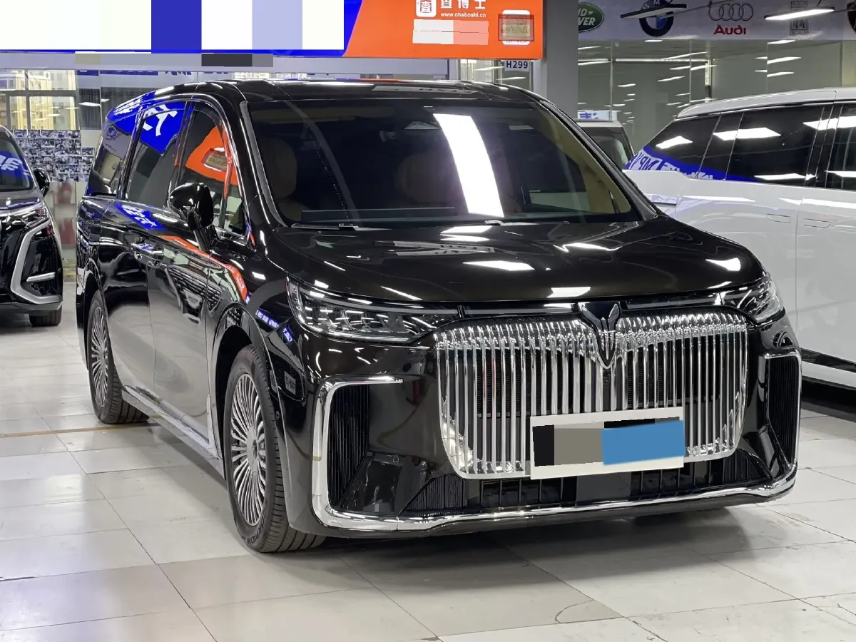 2025 Voyah Dream 1.5T 150HP L4 PHEV 41.7KWH,autocango,china used car exporter,china ev exporter,chinese used car exporter,chinese used ev exporter