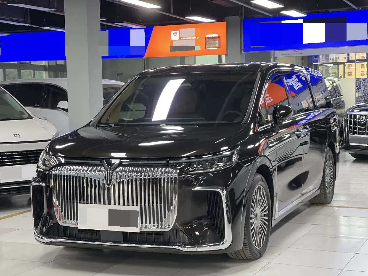 2025 Voyah Dream 1.5T 150HP L4 PHEV 41.7KWH,autocango,china used car exporter,china ev exporter,chinese used car exporter,chinese used ev exporter