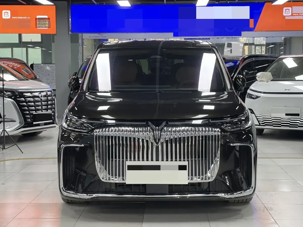 2025 Voyah Dream 1.5T 150HP L4 PHEV 41.7KWH,autocango,china used car exporter,china ev exporter,chinese used car exporter,chinese used ev exporter