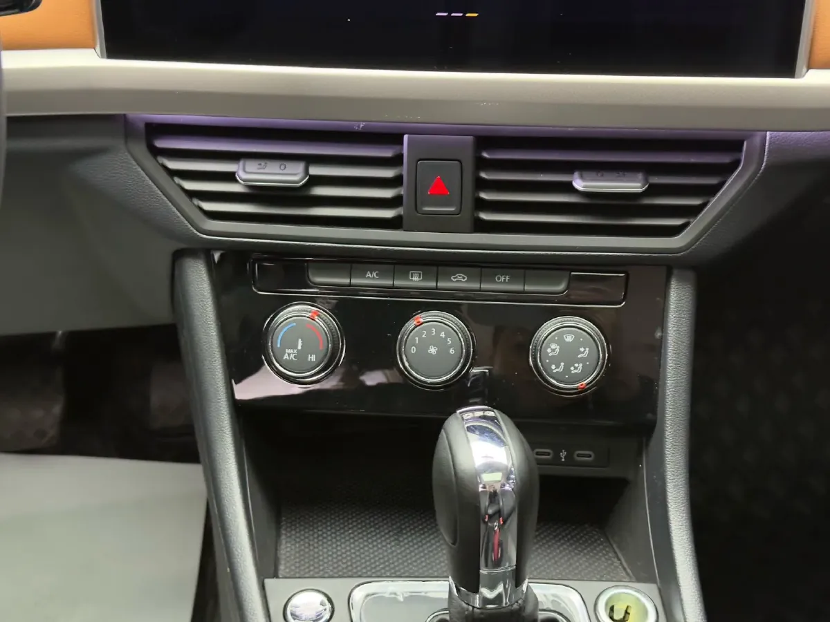 2023 Volkswagen Bora 1.2T 116HP L4 7DCT,autocango,china used car exporter,china ev exporter,chinese used car exporter,chinese used ev exporter