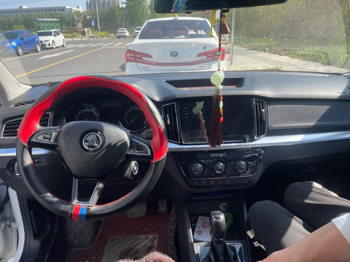 2020 Skoda Kamiq 1.5L 112HP L4 6AT,autocango,china used car exporter,china ev exporter,chinese used car exporter,chinese used ev exporter