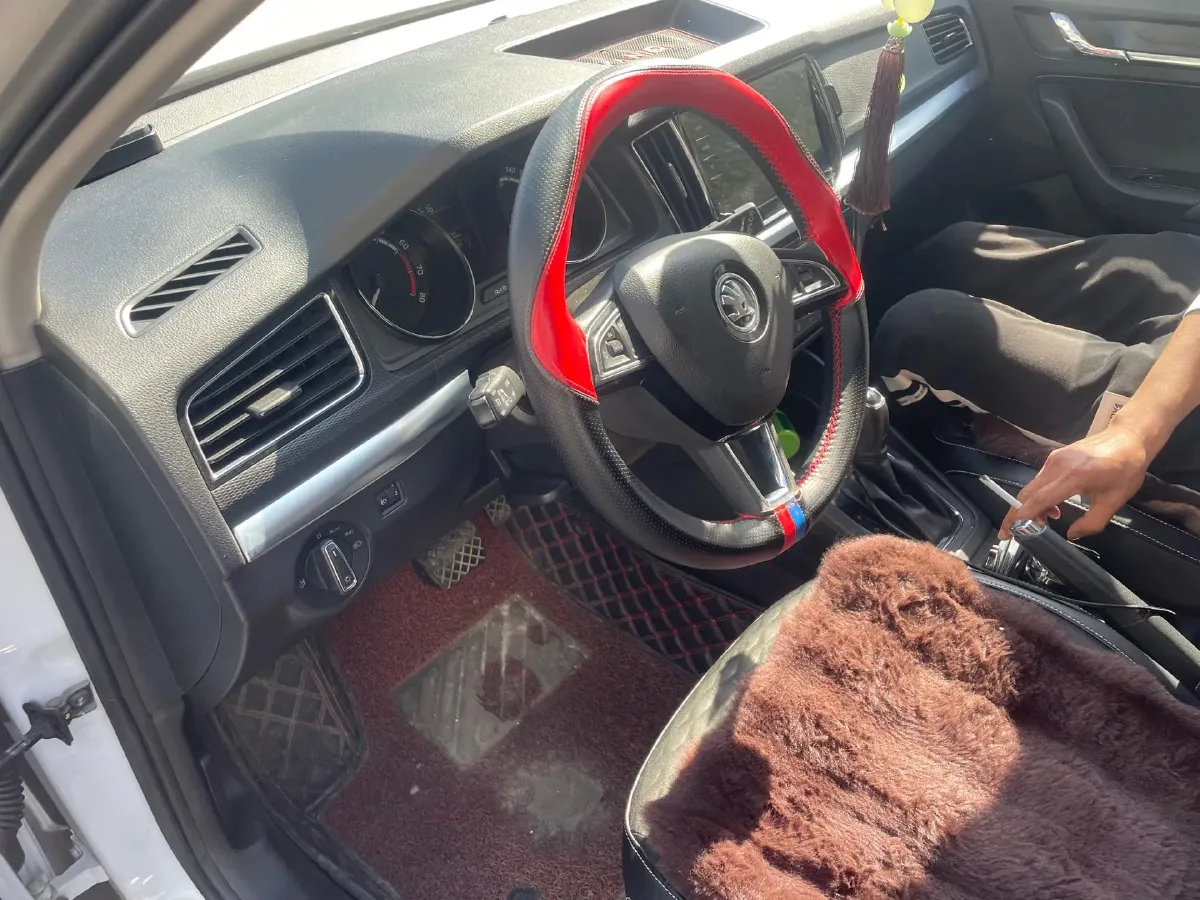 2020 Skoda Kamiq 1.5L 112HP L4 6AT,autocango,china used car exporter,china ev exporter,chinese used car exporter,chinese used ev exporter