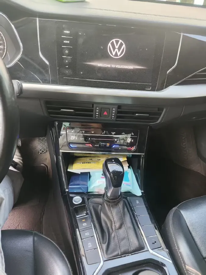 2020 Volkswagen Passat 2.0T 186HP L4 7DCT,autocango,china used car exporter,china ev exporter,chinese used car exporter,chinese used ev exporter