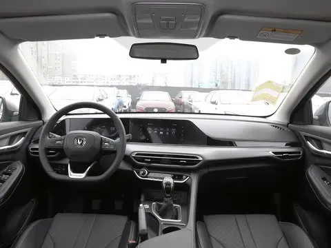 2021 ChangAn Eado 1.6L 128HP L4 5MT,autocango,china used car exporter,china ev exporter,chinese used car exporter,chinese used ev exporter