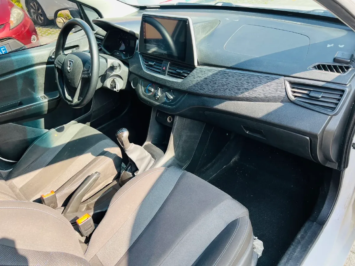 2016 BaoJun 310 1.2L 82HP L4 5MT,autocango,china used car exporter,china ev exporter,chinese used car exporter,chinese used ev exporter