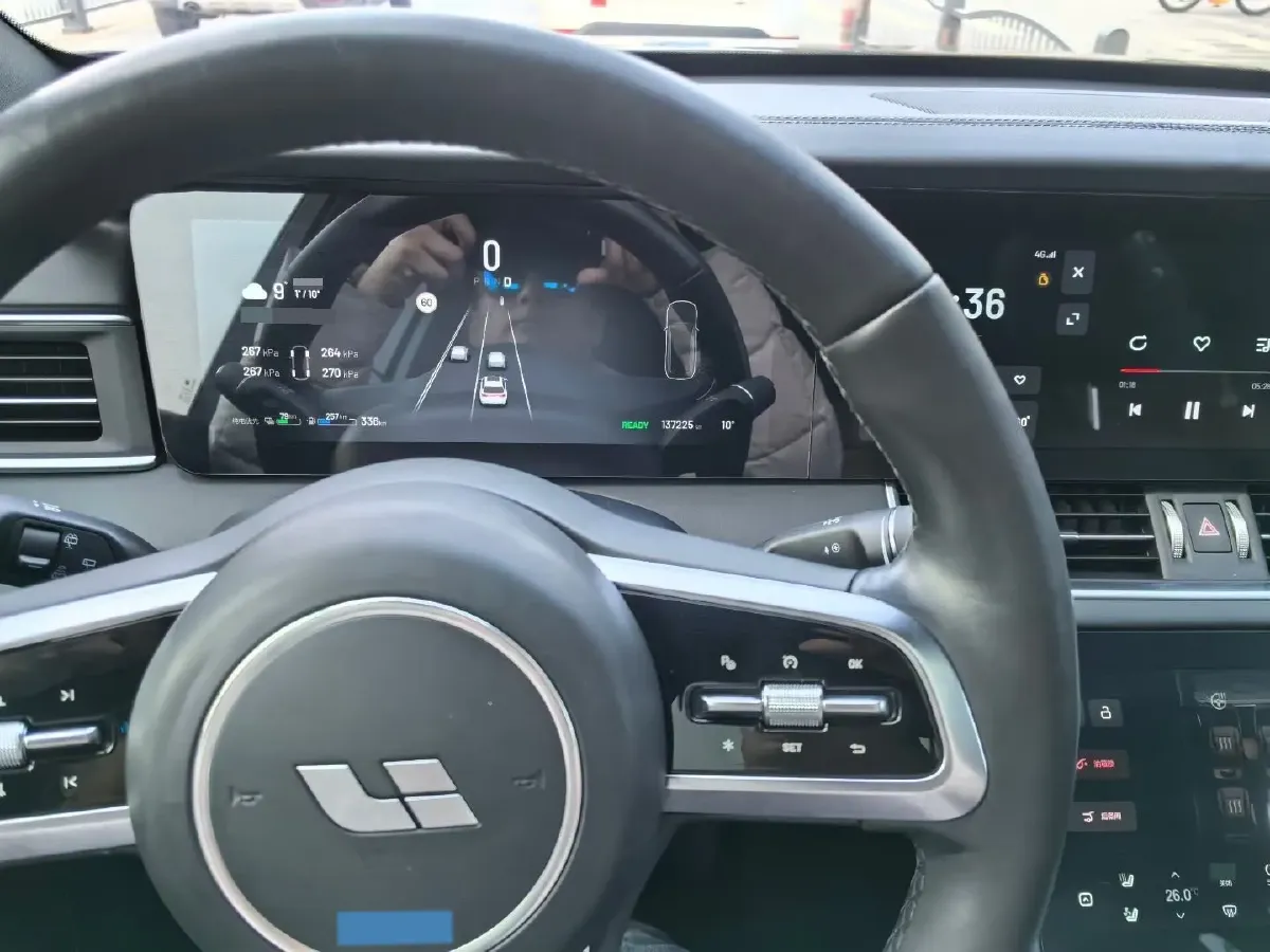 2021 Li ONE Range Extended 131HP REEV 40.5KWH,autocango,china used car exporter,china ev exporter,chinese used car exporter,chinese used ev exporter