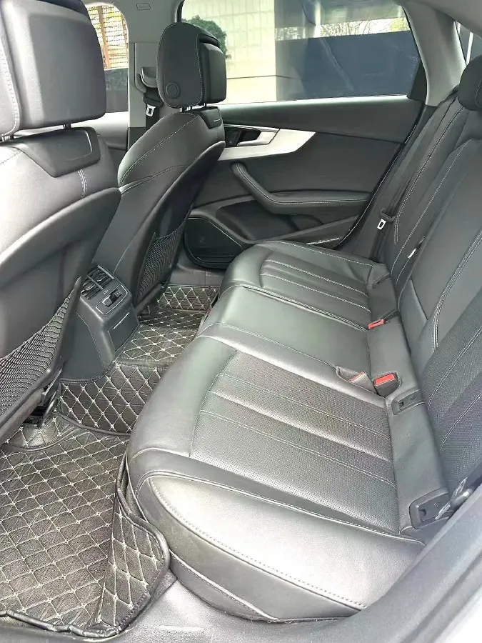 2022 Audi A4L 2.0T 190HP L4 7DCT,autocango,china used car exporter,china ev exporter,chinese used car exporter,chinese used ev exporter