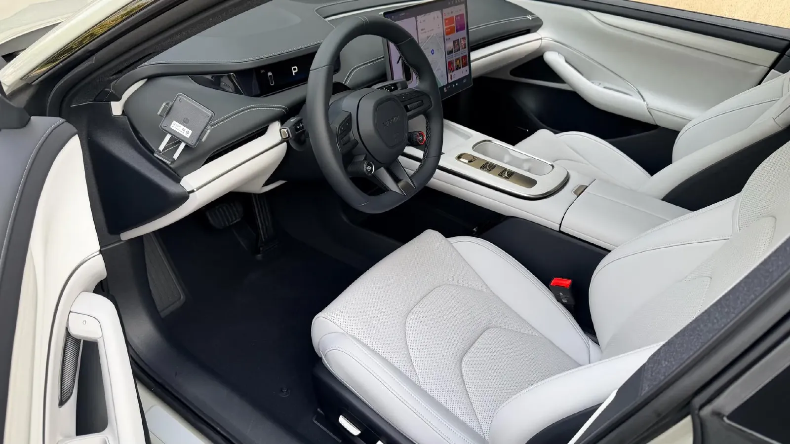 2024 MI SU7 BEV 73.6KWH,autocango,china used car exporter,china ev exporter,chinese used car exporter,chinese used ev exporter