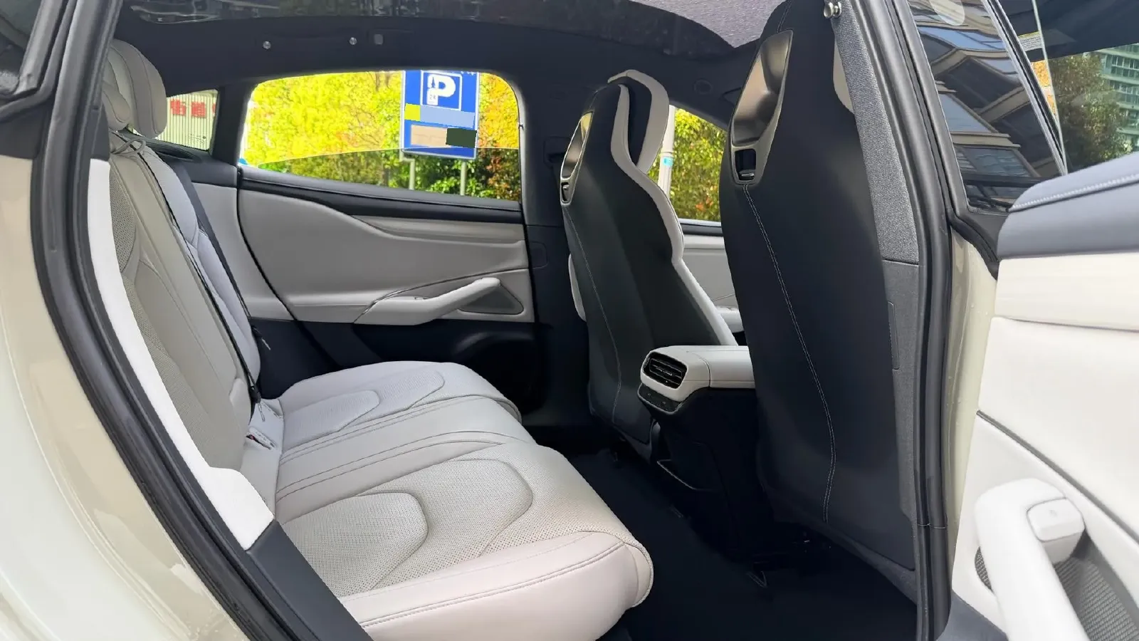 2024 MI SU7 BEV 73.6KWH,autocango,china used car exporter,china ev exporter,chinese used car exporter,chinese used ev exporter