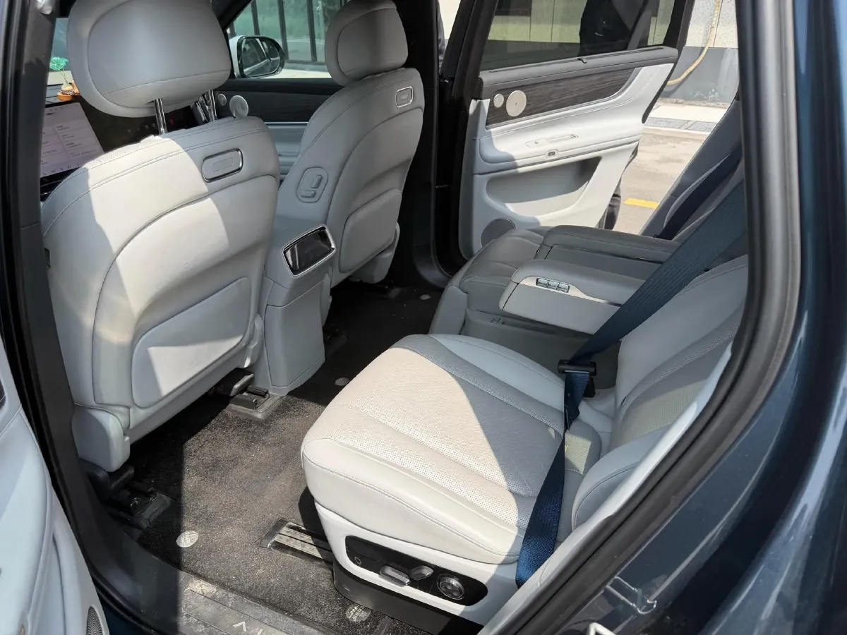 2024 AITO AITO M9 1.5T 152HP L4 REEV 42KWH,autocango,china used car exporter,china ev exporter,chinese used car exporter,chinese used ev exporter