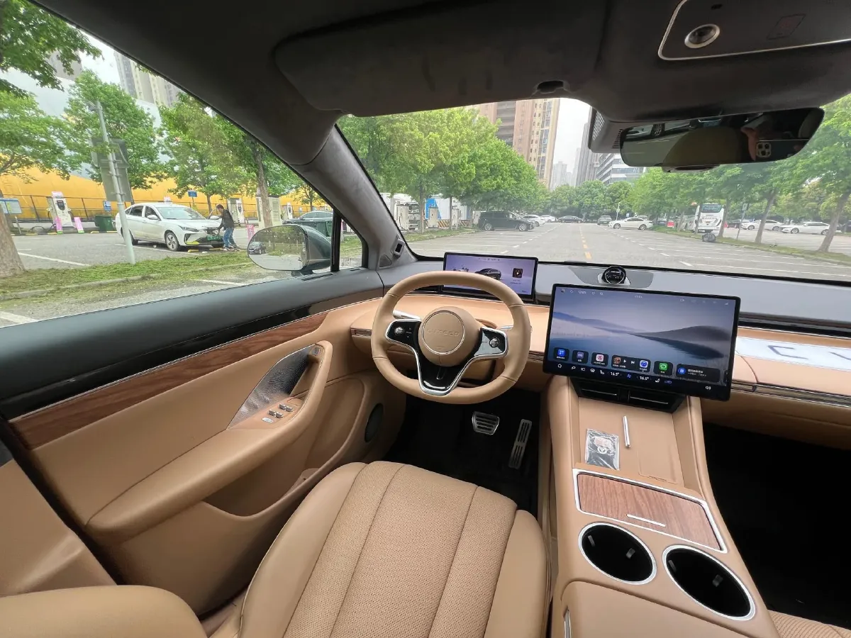 2025 Luxeed R7 REEV 156HP REEV,autocango,china used car exporter,china ev exporter,chinese used car exporter,chinese used ev exporter