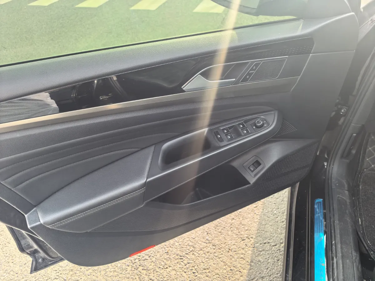 2020 Volkswagen Passat 2.0T 186HP L4 7DCT,autocango,china used car exporter,china ev exporter,chinese used car exporter,chinese used ev exporter