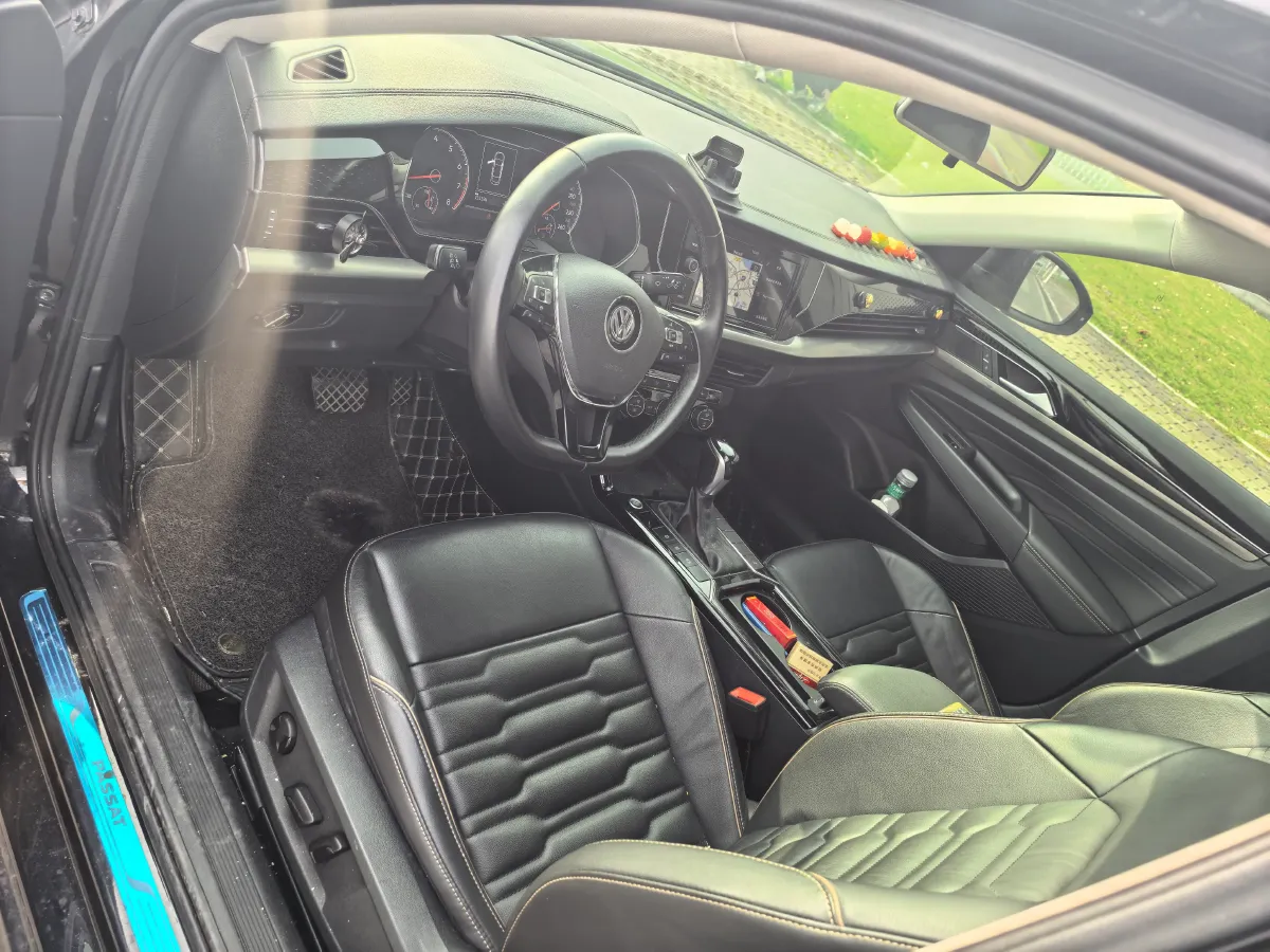 2020 Volkswagen Passat 2.0T 186HP L4 7DCT,autocango,china used car exporter,china ev exporter,chinese used car exporter,chinese used ev exporter