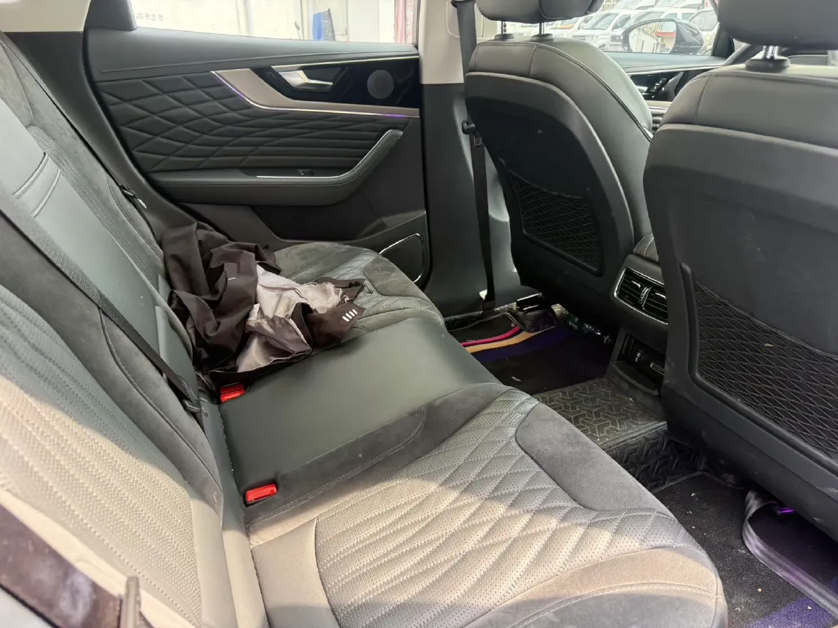 2022 HongQi HS5 2.0T 224HP L4 6AT,autocango,china used car exporter,china ev exporter,chinese used car exporter,chinese used ev exporter