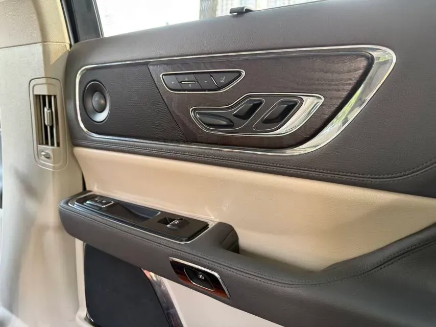 2019 Lincoln Continental 2.0T 261HP L4 6AT,autocango,china used car exporter,china ev exporter,chinese used car exporter,chinese used ev exporter