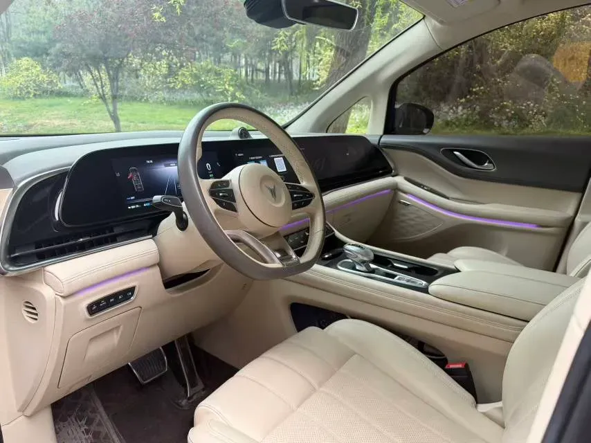 2022 Voyah Dream 1.5T 136HP L4 PHEV 25.57KWH,autocango,china used car exporter,china ev exporter,chinese used car exporter,chinese used ev exporter