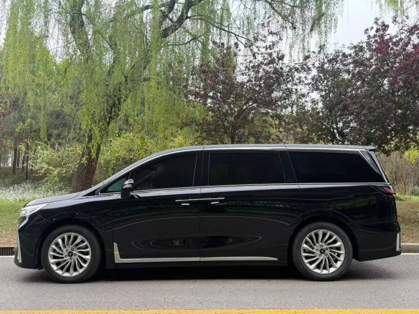 2022 Voyah Dream 1.5T 136HP L4 PHEV 25.57KWH,autocango,china used car exporter,china ev exporter,chinese used car exporter,chinese used ev exporter