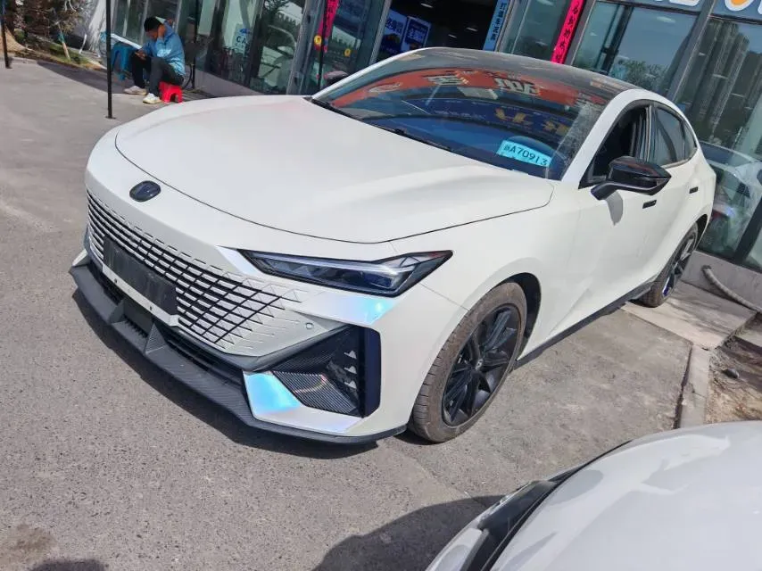 2024 ChangAn UNI-V 1.5T 188HP L4 7DCT,autocango,china used car exporter,china ev exporter,chinese used car exporter,chinese used ev exporter