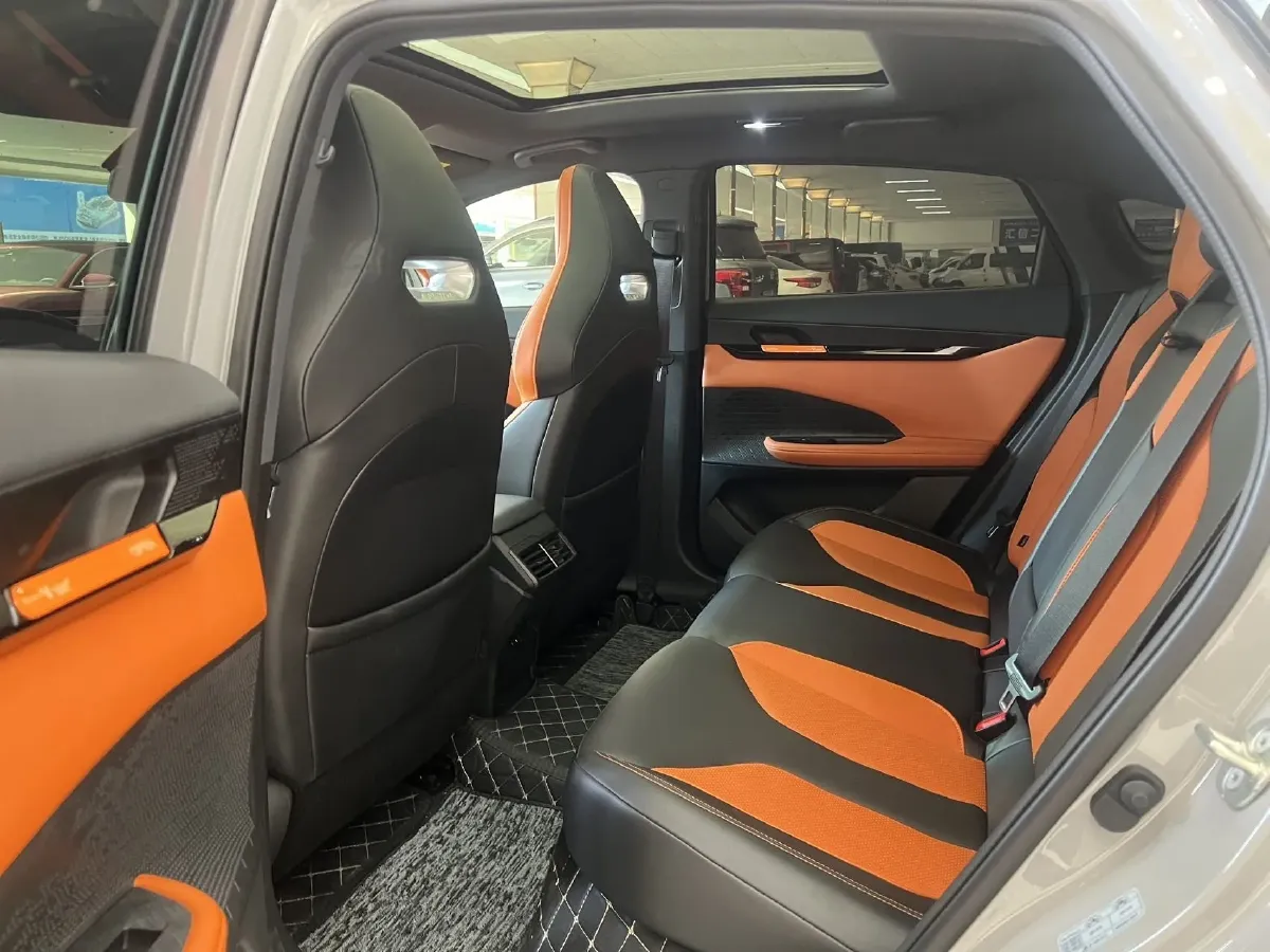 2025 ChangAn UNI-V 1.5T 192HP L4 7DCT,autocango,china used car exporter,china ev exporter,chinese used car exporter,chinese used ev exporter