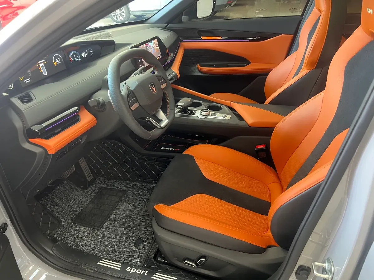 2025 ChangAn UNI-V 1.5T 192HP L4 7DCT,autocango,china used car exporter,china ev exporter,chinese used car exporter,chinese used ev exporter