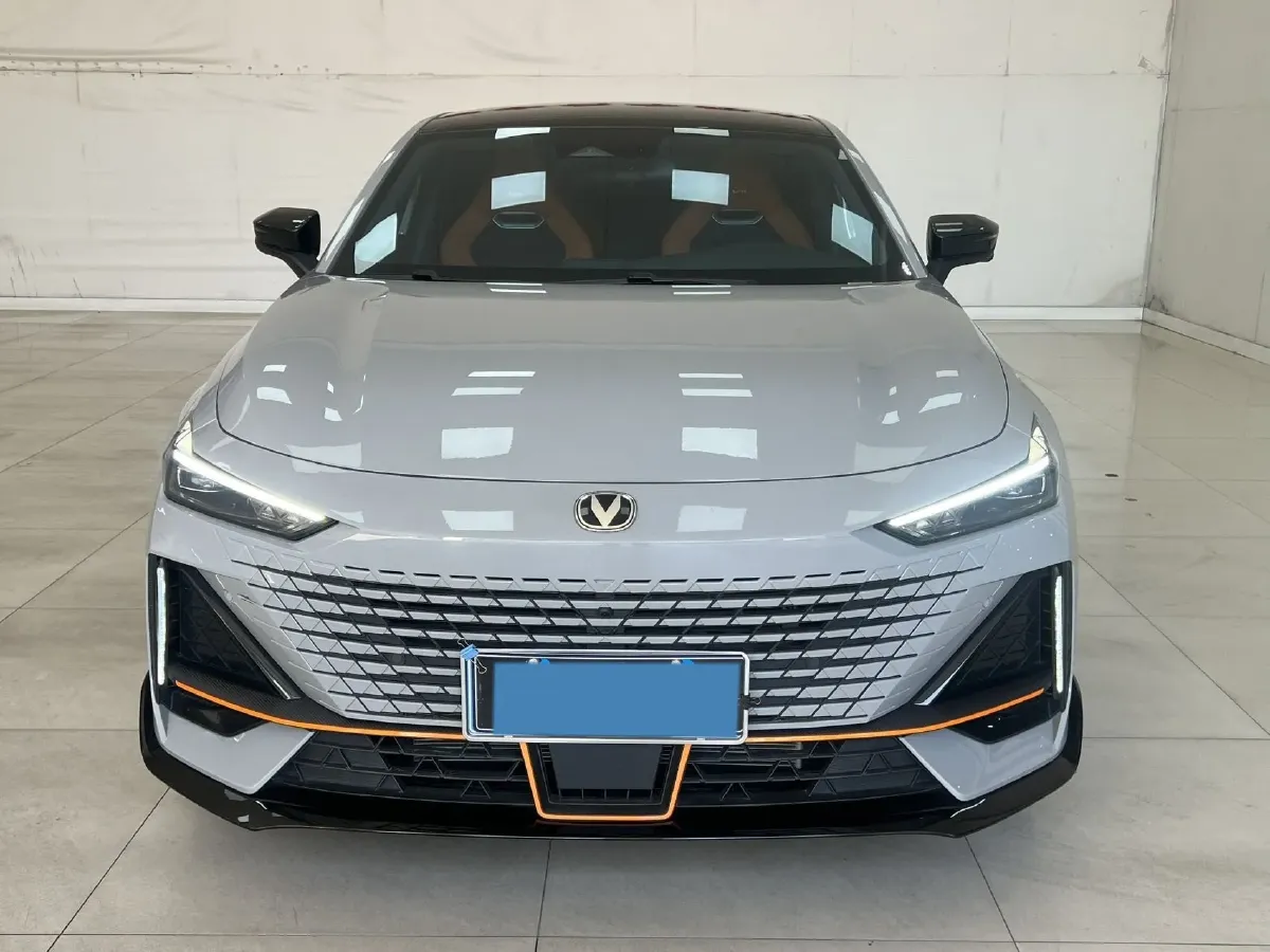 2025 ChangAn UNI-V 1.5T 192HP L4 7DCT,autocango,china used car exporter,china ev exporter,chinese used car exporter,chinese used ev exporter