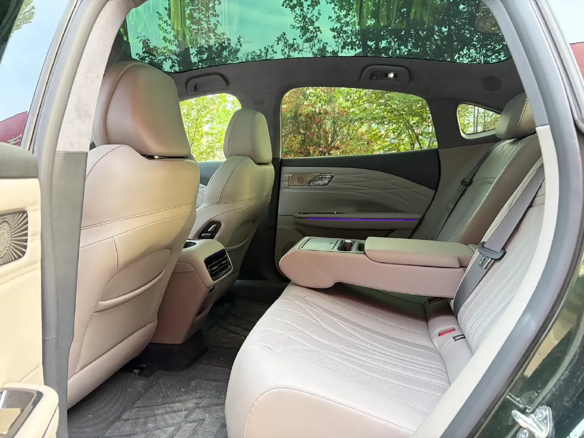 2025 Geely Galaxy Starshine 8 1.5T 163HP L4 3DHT PHEV 27.69KWH,autocango,china used car exporter,china ev exporter,chinese used car exporter,chinese used ev exporter