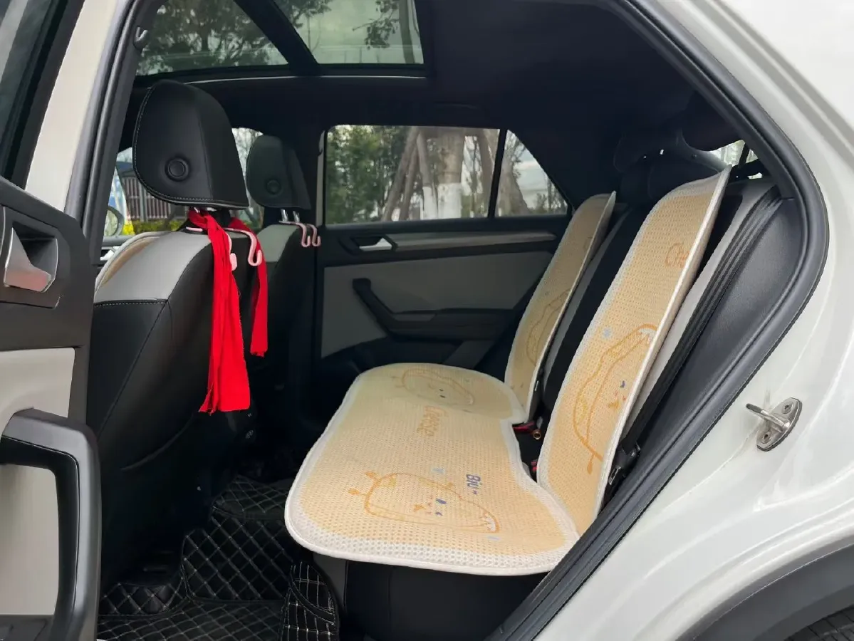 2023 Volkswagen T-Roc 1.5T 160HP L4 7DCT,autocango,china used car exporter,china ev exporter,chinese used car exporter,chinese used ev exporter