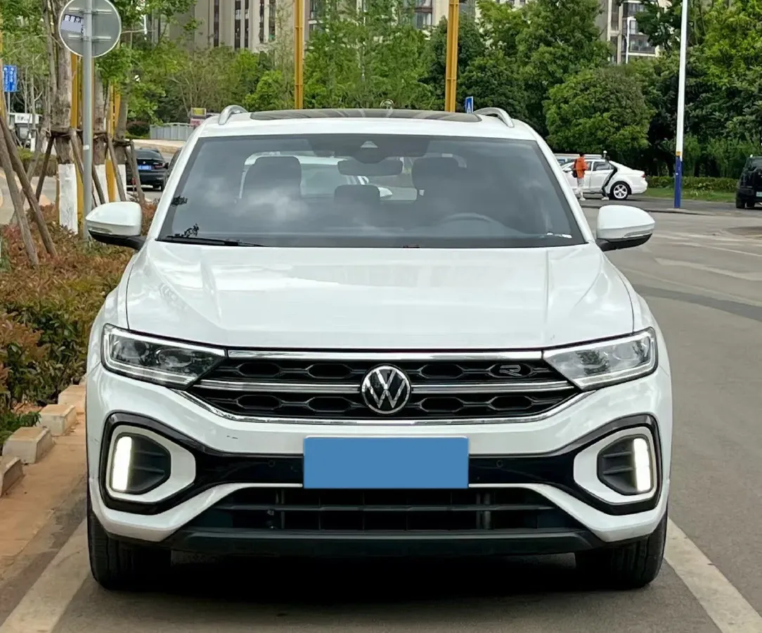 2023 Volkswagen T-Roc 1.5T 160HP L4 7DCT,autocango,china used car exporter,china ev exporter,chinese used car exporter,chinese used ev exporter
