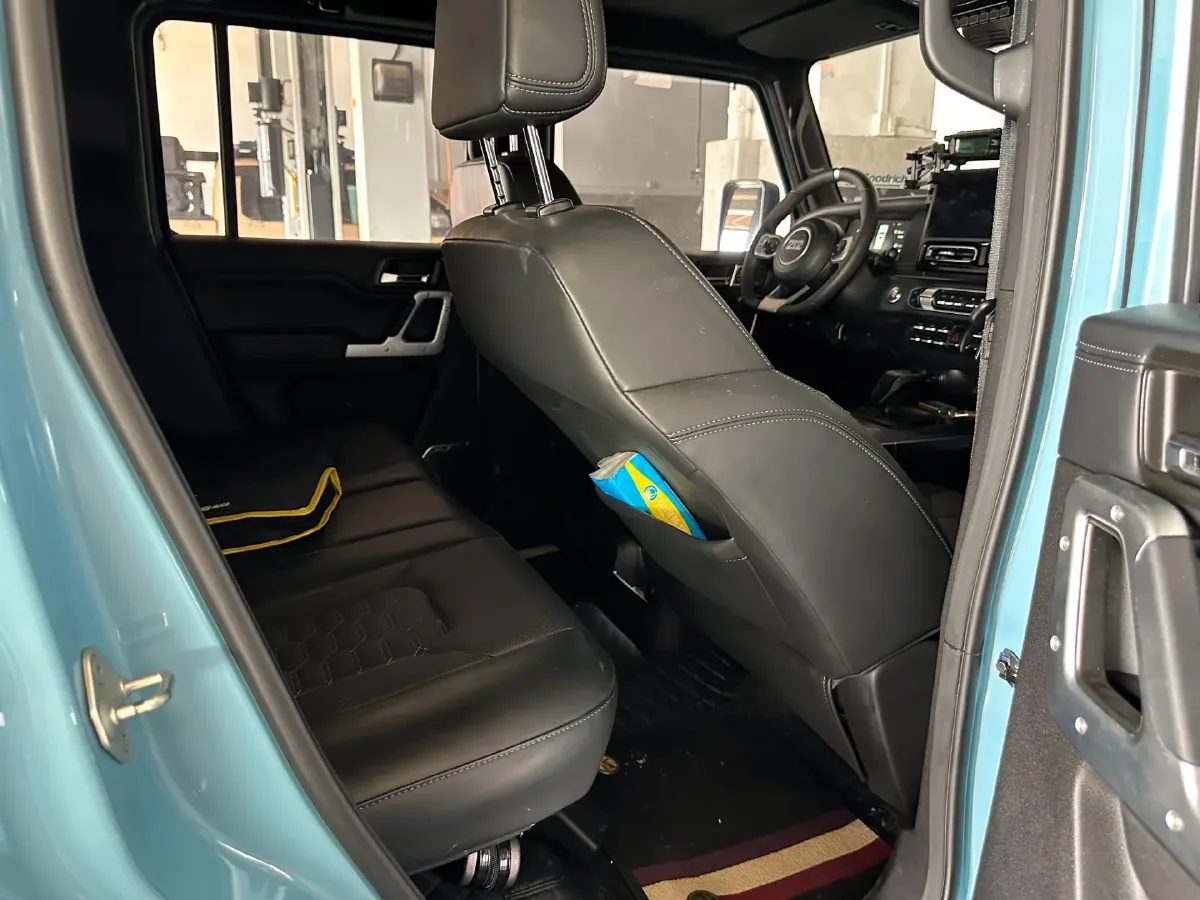 2025 212 212 T01 2.0T 252HP L4 8AT,autocango,china used car exporter,china ev exporter,chinese used car exporter,chinese used ev exporter