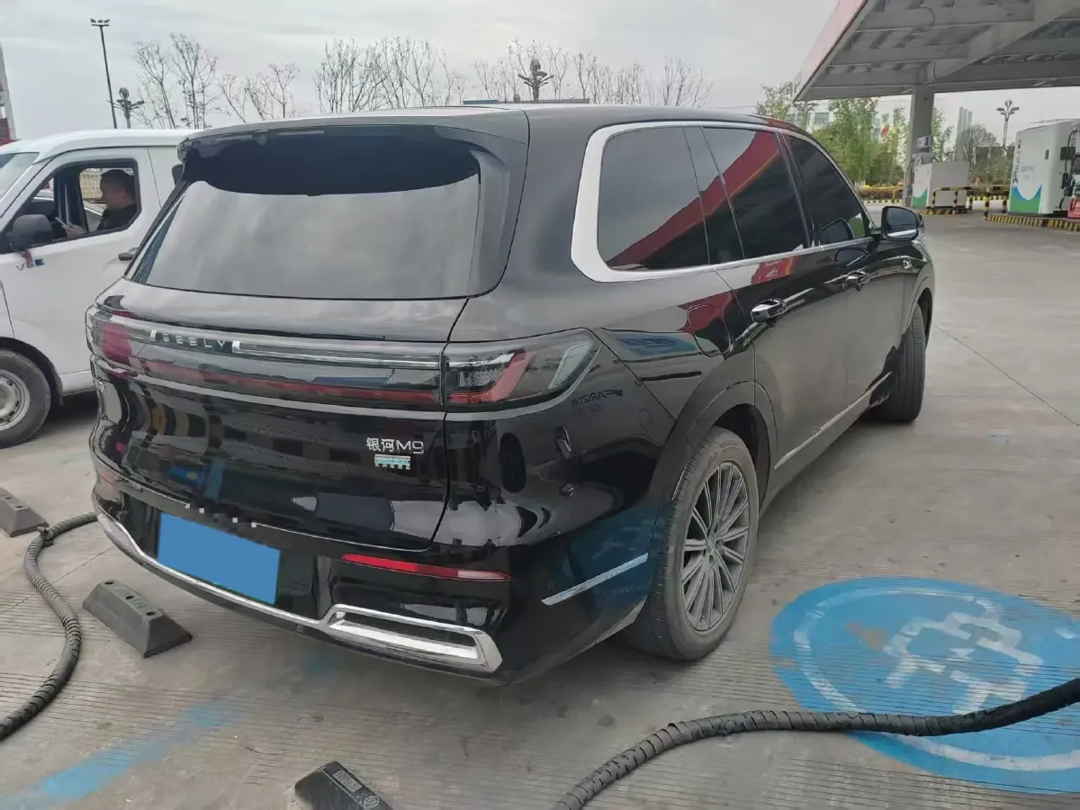 2025 Volkswagen Tiguan L 2.0T 220HP L4 7DCT,autocango,china used car exporter,china ev exporter,chinese used car exporter,chinese used ev exporter