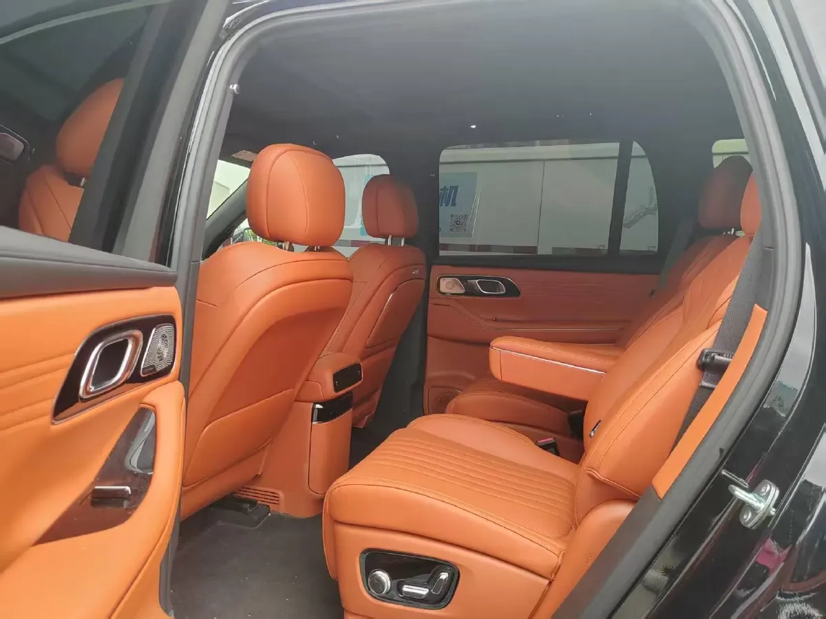 2025 Volkswagen Tiguan L 2.0T 220HP L4 7DCT,autocango,china used car exporter,china ev exporter,chinese used car exporter,chinese used ev exporter