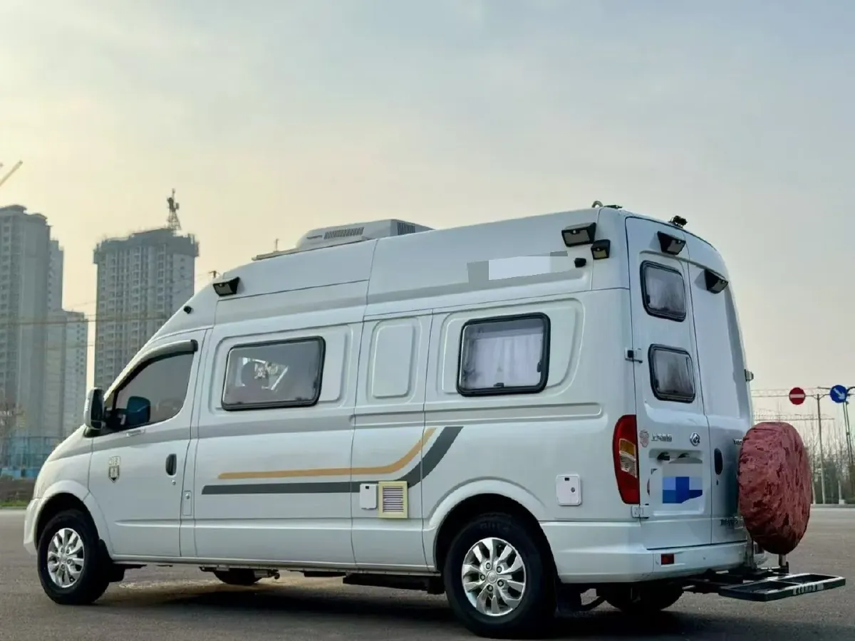 2021 MAXUS XinTu V80 2.0T 127HP L4 6MT,autocango,china used car exporter,china ev exporter,chinese used car exporter,chinese used ev exporter