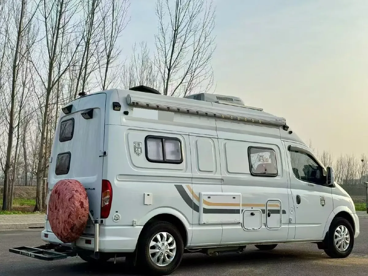 2021 MAXUS XinTu V80 2.0T 127HP L4 6MT,autocango,china used car exporter,china ev exporter,chinese used car exporter,chinese used ev exporter