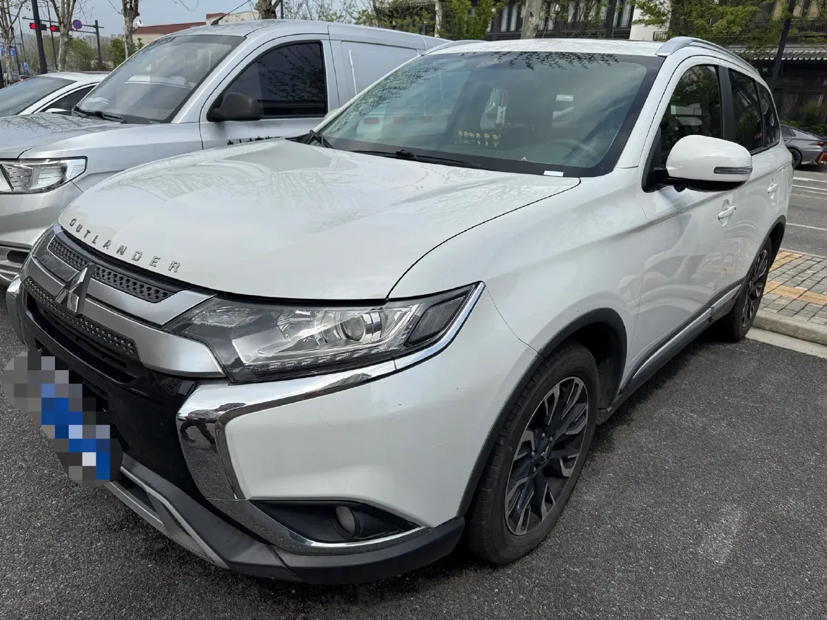 2019 Mitsubishi Outlander 2.0L 166HP L4 CVT,autocango,china used car exporter,china ev exporter,chinese used car exporter,chinese used ev exporter