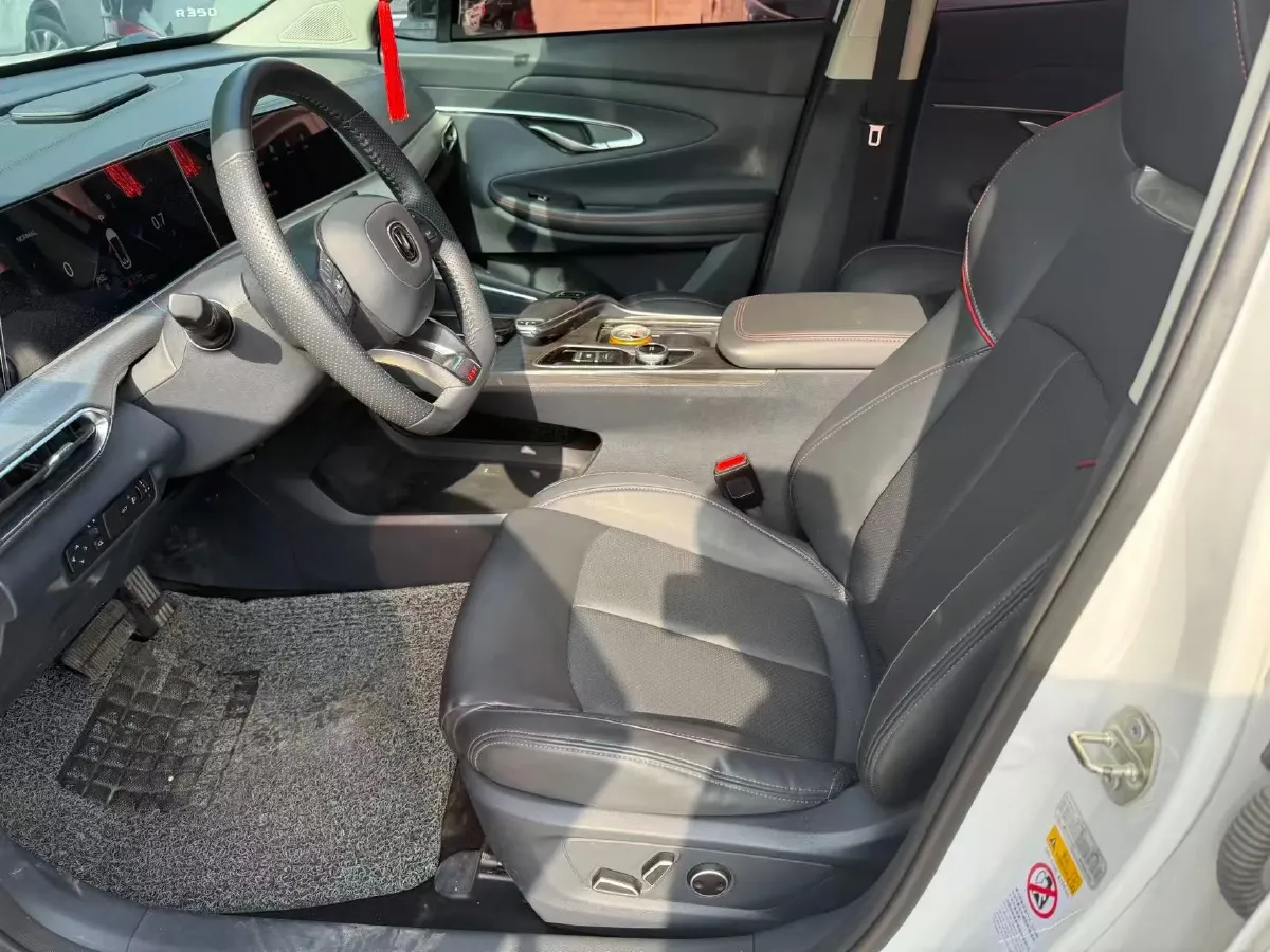 2020 ChangAn UNI-T 1.5T 180HP L4 7DCT,autocango,china used car exporter,china ev exporter,chinese used car exporter,chinese used ev exporter