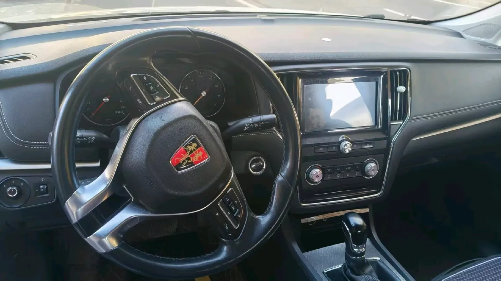 2018 HuangHai JiaoLong 2.4L 143HP L4 5AT,autocango,china used car exporter,china ev exporter,chinese used car exporter,chinese used ev exporter