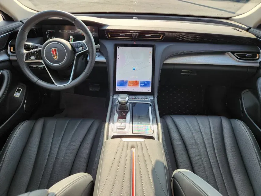 2023 HongQi H5 2.0T 224HP L4 8AT,autocango,china used car exporter,china ev exporter,chinese used car exporter,chinese used ev exporter