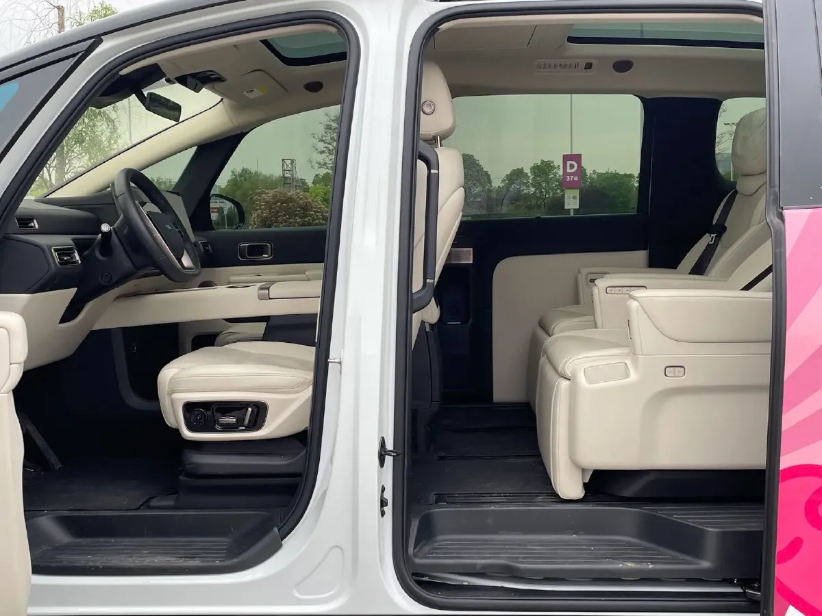 2025 Li MEGA BEV,autocango,china used car exporter,china ev exporter,chinese used car exporter,chinese used ev exporter