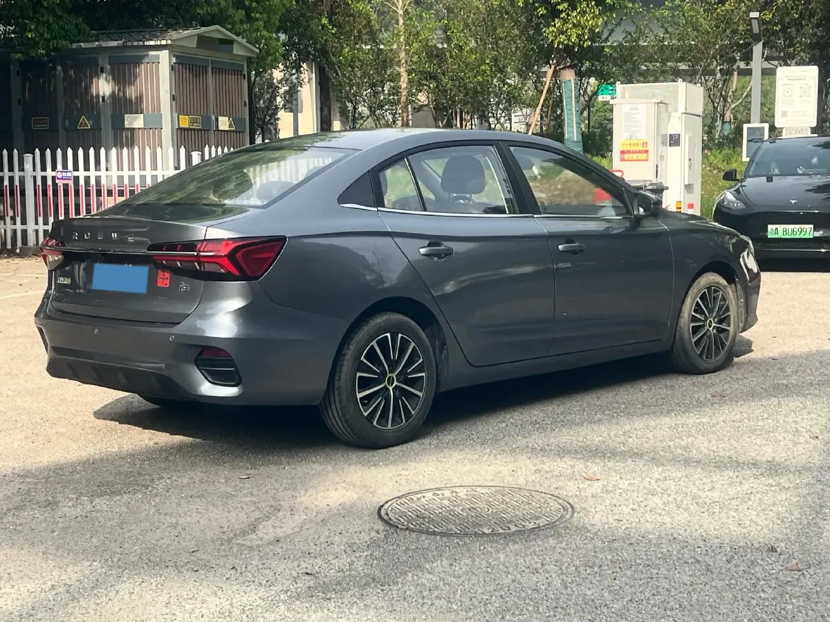 2021 Roewe i5 1.5L 120HP L4 CVT,autocango,china used car exporter,china ev exporter,chinese used car exporter,chinese used ev exporter