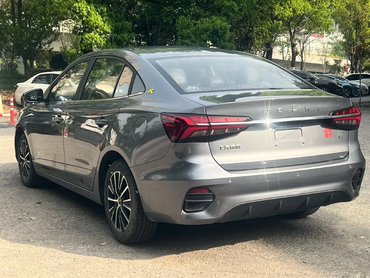 2021 Roewe i5 1.5L 120HP L4 CVT,autocango,china used car exporter,china ev exporter,chinese used car exporter,chinese used ev exporter