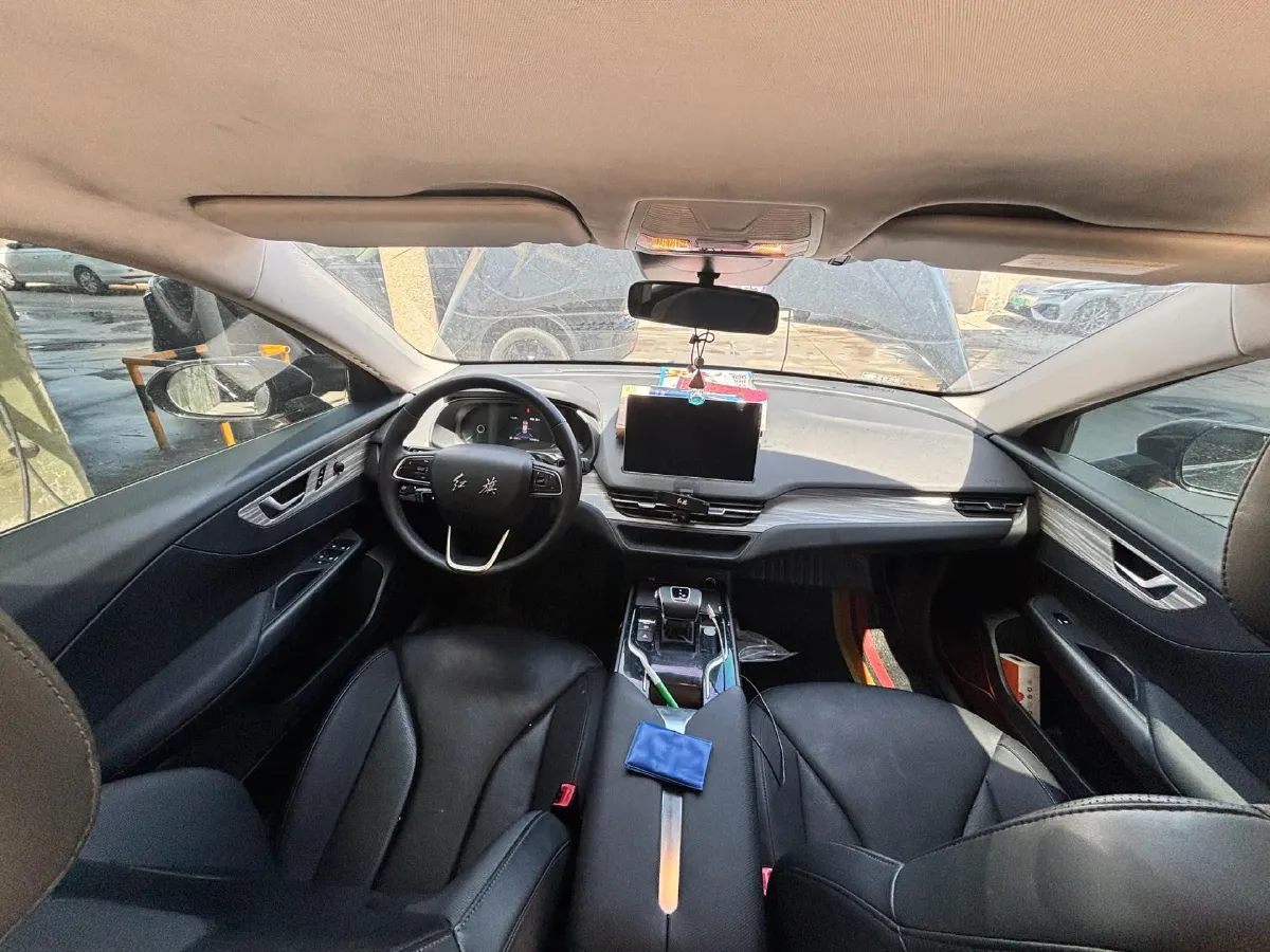 2024 HongQi E-QM5 BEV 72KWH,autocango,china used car exporter,china ev exporter,chinese used car exporter,chinese used ev exporter