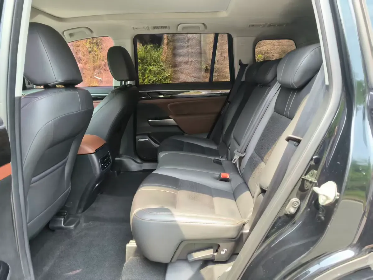 2017 GAC Trumpchi GS8 2.0T 201HP L4 6AT,autocango,china used car exporter,china ev exporter,chinese used car exporter,chinese used ev exporter