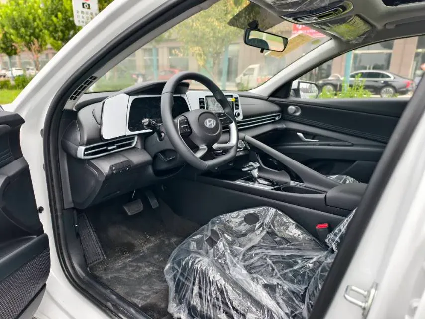2023 Hyundai Elantra 1.5L 115HP L4 CVT,autocango,china used car exporter,china ev exporter,chinese used car exporter,chinese used ev exporter
