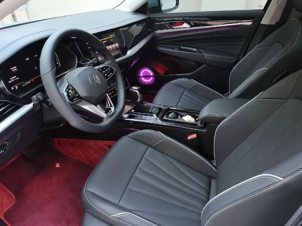 2024 Volkswagen Passat 2.0T 220HP L4 7DCT,autocango,china used car exporter,china ev exporter,chinese used car exporter,chinese used ev exporter