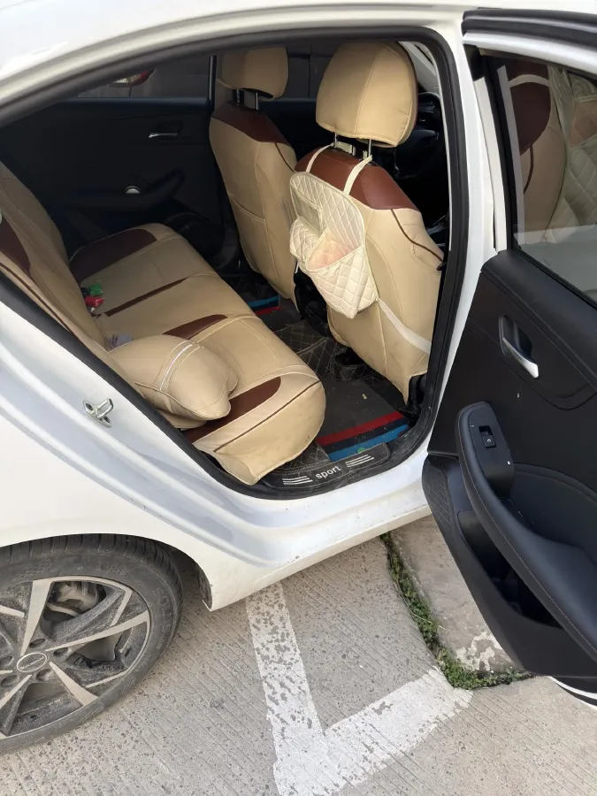 2023 Roewe i5 1.5L 129HP L4 CVT,autocango,china used car exporter,china ev exporter,chinese used car exporter,chinese used ev exporter