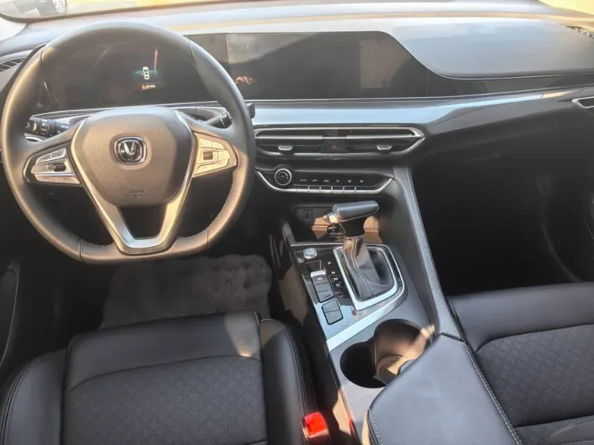 2020 ChangAn Eado 1.6L 128HP L4 6AT,autocango,china used car exporter,china ev exporter,chinese used car exporter,chinese used ev exporter