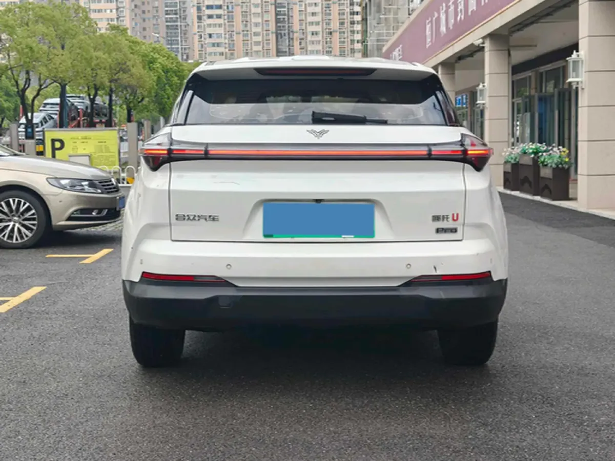 2022 Venucia Grand V 1.5T 190HP L4 7DCT,autocango,china used car exporter,china ev exporter,chinese used car exporter,chinese used ev exporter