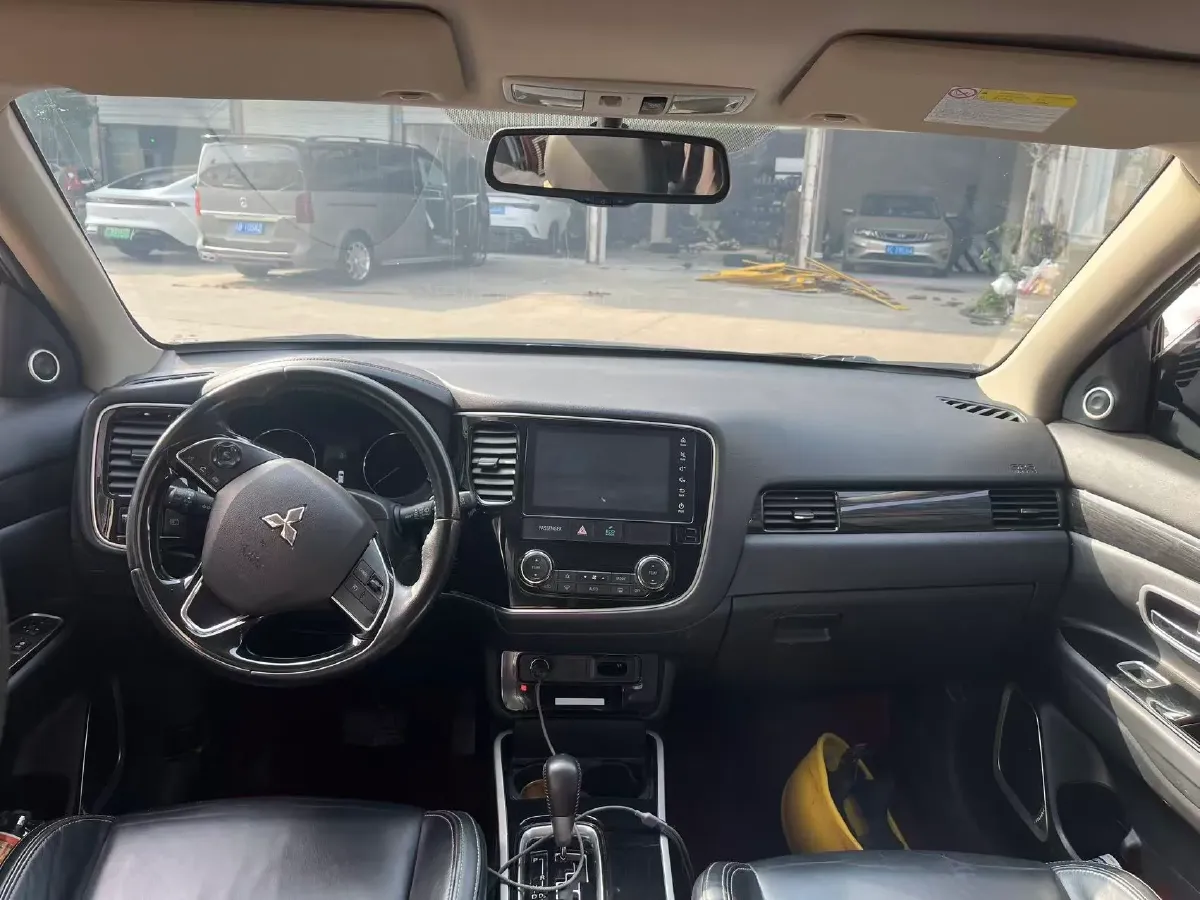 2019 Mitsubishi Outlander 2.0L 166HP L4 CVT,autocango,china used car exporter,china ev exporter,chinese used car exporter,chinese used ev exporter
